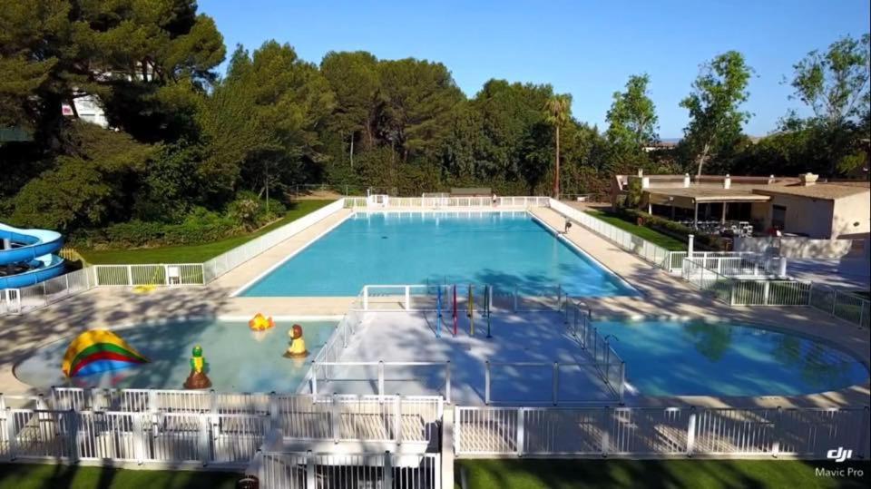 Domaine De La Coudouliere, T2 Climatise Terrasse Vue Mer Sans Vis A Vis Plage A 100M シス・フール・レ・プラージュ エクステリア 写真